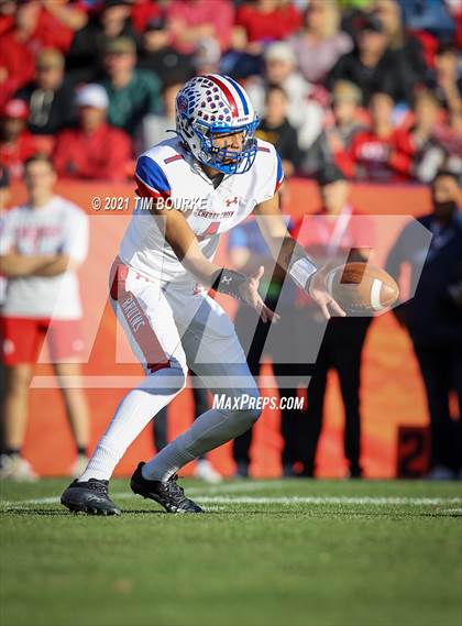 Thumbnail 2 in Valor Christian vs. Cherry Creek (CHSAA 5A Final) photogallery.