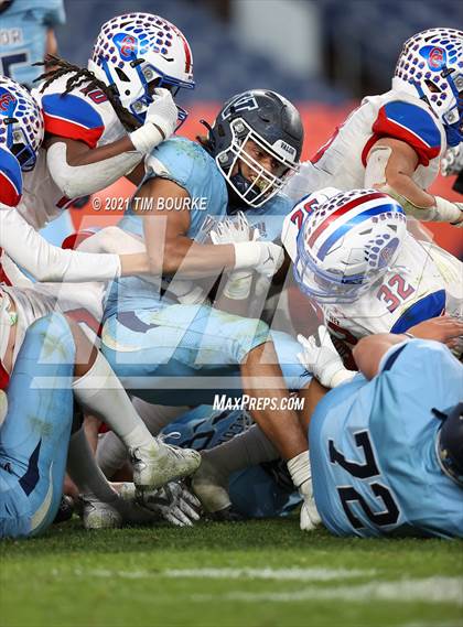 Thumbnail 1 in Valor Christian vs. Cherry Creek (CHSAA 5A Final) photogallery.