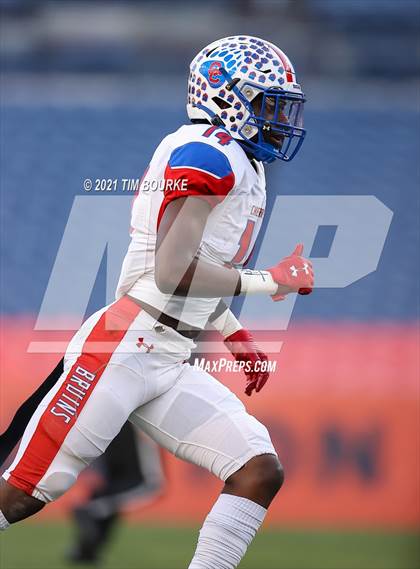 Thumbnail 2 in Valor Christian vs. Cherry Creek (CHSAA 5A Final) photogallery.