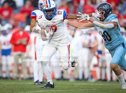 Thumbnail 3 in Valor Christian vs. Cherry Creek (CHSAA 5A Final) photogallery.