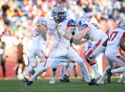 Thumbnail 2 in Valor Christian vs. Cherry Creek (CHSAA 5A Final) photogallery.