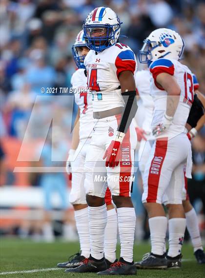 Thumbnail 2 in Valor Christian vs. Cherry Creek (CHSAA 5A Final) photogallery.