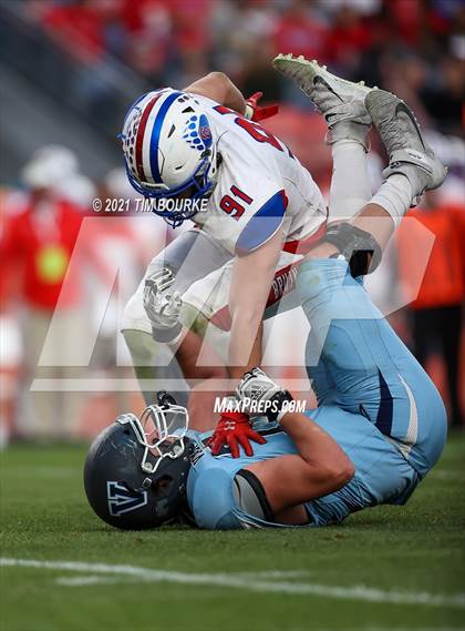 Thumbnail 2 in Valor Christian vs. Cherry Creek (CHSAA 5A Final) photogallery.