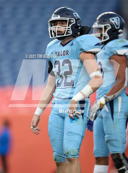 Thumbnail 3 in Valor Christian vs. Cherry Creek (CHSAA 5A Final) photogallery.