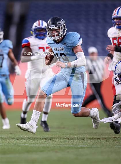 Thumbnail 2 in Valor Christian vs. Cherry Creek (CHSAA 5A Final) photogallery.