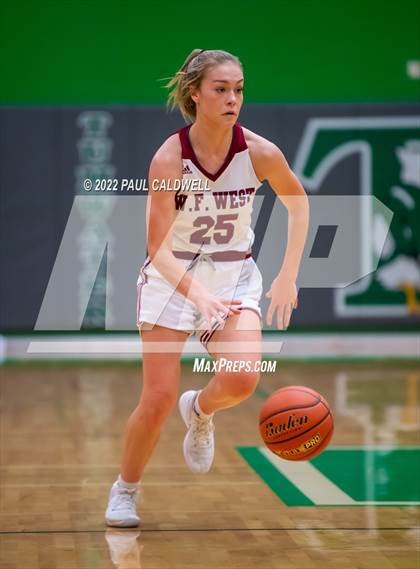 Thumbnail 2 in WF West vs Archbishop Murphy (WIAA 2A Regional Playoff) photogallery.
