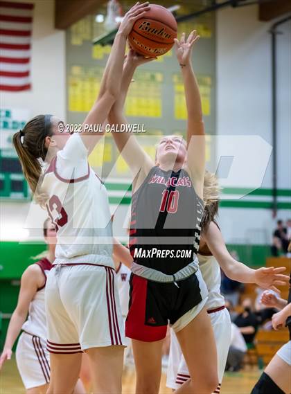 Thumbnail 1 in WF West vs Archbishop Murphy (WIAA 2A Regional Playoff) photogallery.