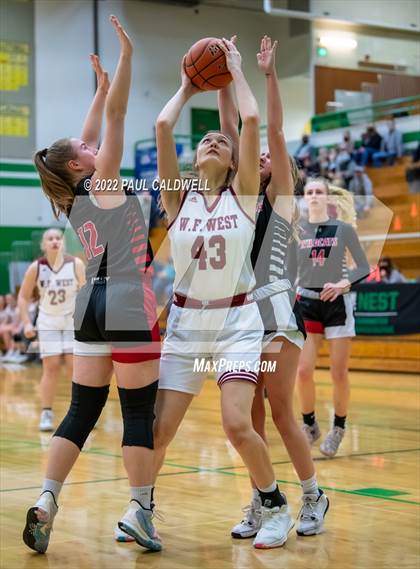Thumbnail 2 in WF West vs Archbishop Murphy (WIAA 2A Regional Playoff) photogallery.