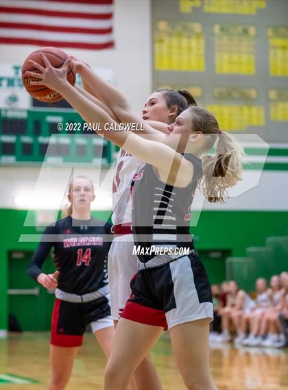 Thumbnail 3 in WF West vs Archbishop Murphy (WIAA 2A Regional Playoff) photogallery.