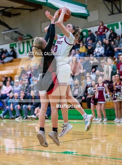 Thumbnail 2 in WF West vs Archbishop Murphy (WIAA 2A Regional Playoff) photogallery.