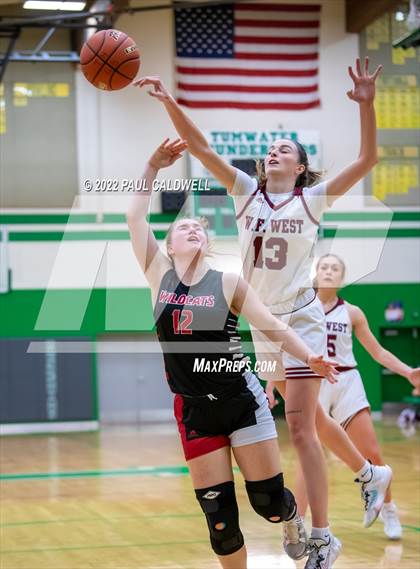 Thumbnail 3 in WF West vs Archbishop Murphy (WIAA 2A Regional Playoff) photogallery.