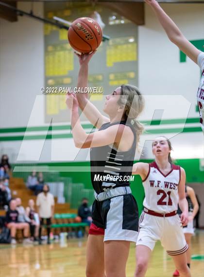 Thumbnail 3 in WF West vs Archbishop Murphy (WIAA 2A Regional Playoff) photogallery.