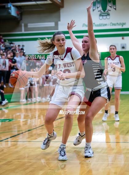 Thumbnail 3 in WF West vs Archbishop Murphy (WIAA 2A Regional Playoff) photogallery.