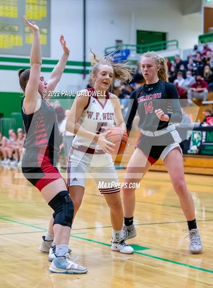 Thumbnail 3 in WF West vs Archbishop Murphy (WIAA 2A Regional Playoff) photogallery.