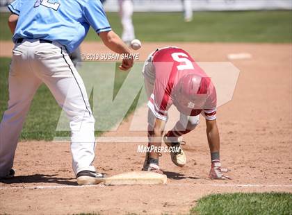 Thumbnail 2 in Franklin vs. Lowell (MIAA Division 1A Round 1 Playoff) photogallery.