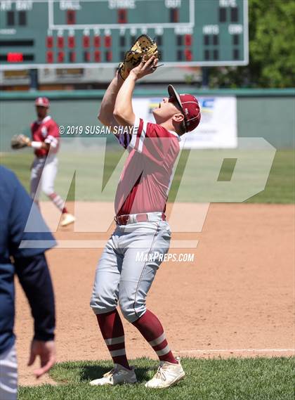 Thumbnail 1 in Franklin vs. Lowell (MIAA Division 1A Round 1 Playoff) photogallery.
