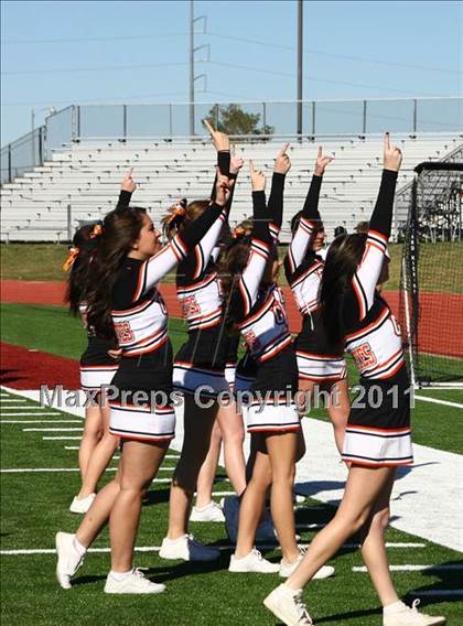 Thumbnail 3 in Argyle vs. Gilmer (3A Division 2 Region 2 Regional Final) photogallery.