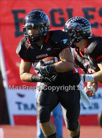 Thumbnail 2 in Argyle vs. Gilmer (3A Division 2 Region 2 Regional Final) photogallery.