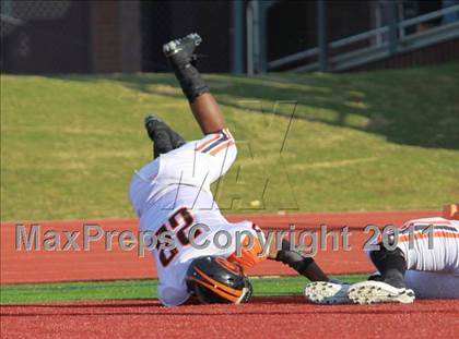 Thumbnail 1 in Argyle vs. Gilmer (3A Division 2 Region 2 Regional Final) photogallery.