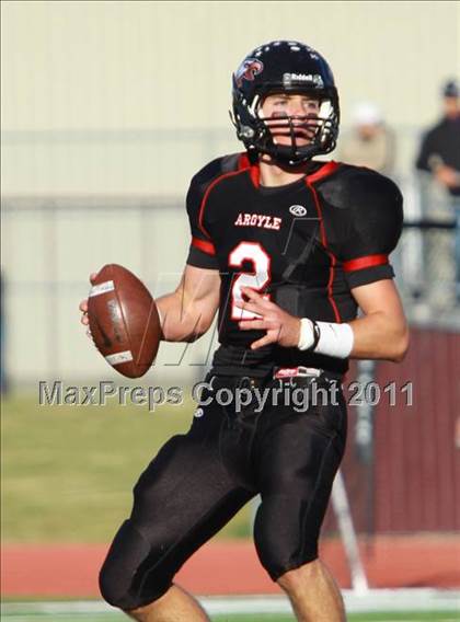 Thumbnail 1 in Argyle vs. Gilmer (3A Division 2 Region 2 Regional Final) photogallery.