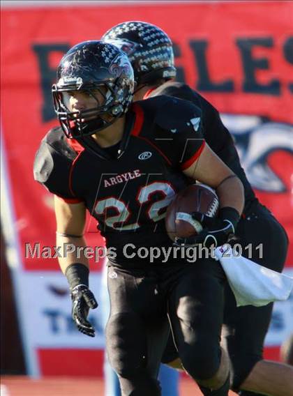 Thumbnail 3 in Argyle vs. Gilmer (3A Division 2 Region 2 Regional Final) photogallery.