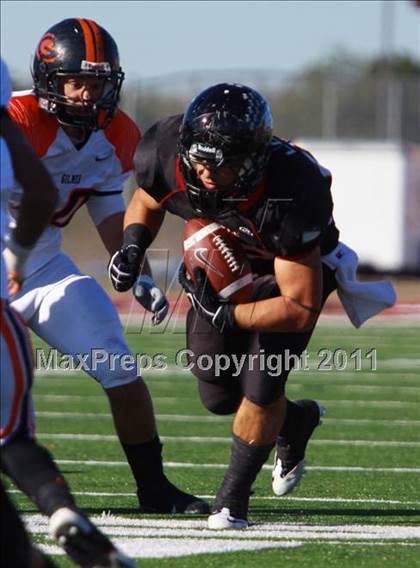 Thumbnail 3 in Argyle vs. Gilmer (3A Division 2 Region 2 Regional Final) photogallery.