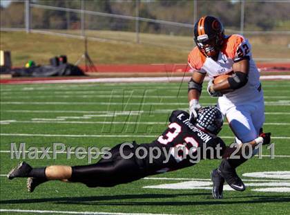 Thumbnail 3 in Argyle vs. Gilmer (3A Division 2 Region 2 Regional Final) photogallery.