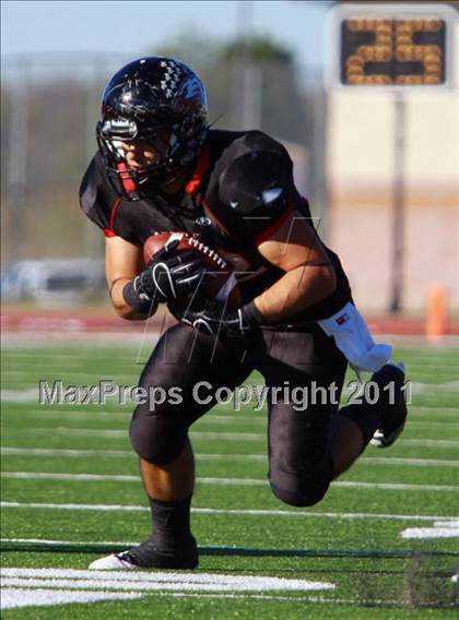Thumbnail 2 in Argyle vs. Gilmer (3A Division 2 Region 2 Regional Final) photogallery.