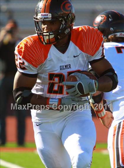 Thumbnail 3 in Argyle vs. Gilmer (3A Division 2 Region 2 Regional Final) photogallery.