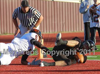Thumbnail 3 in Argyle vs. Gilmer (3A Division 2 Region 2 Regional Final) photogallery.