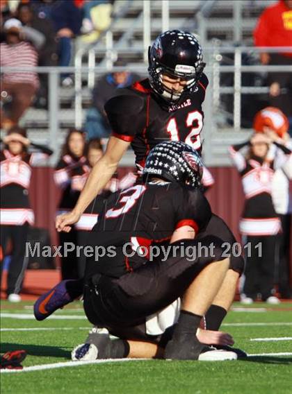 Thumbnail 2 in Argyle vs. Gilmer (3A Division 2 Region 2 Regional Final) photogallery.