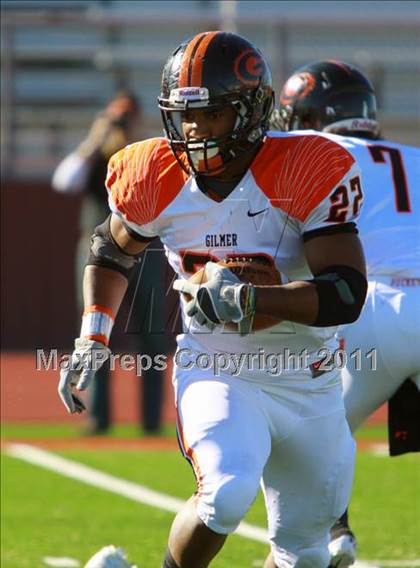 Thumbnail 1 in Argyle vs. Gilmer (3A Division 2 Region 2 Regional Final) photogallery.
