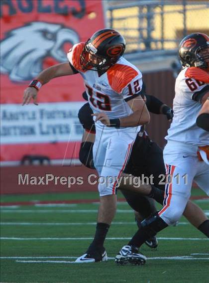 Thumbnail 2 in Argyle vs. Gilmer (3A Division 2 Region 2 Regional Final) photogallery.