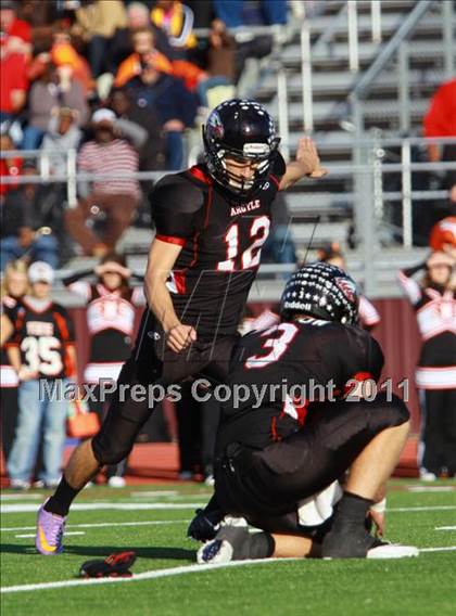 Thumbnail 1 in Argyle vs. Gilmer (3A Division 2 Region 2 Regional Final) photogallery.