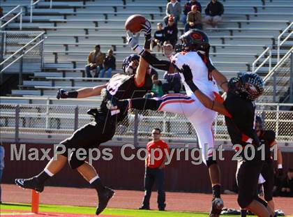 Thumbnail 2 in Argyle vs. Gilmer (3A Division 2 Region 2 Regional Final) photogallery.