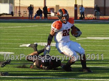 Thumbnail 3 in Argyle vs. Gilmer (3A Division 2 Region 2 Regional Final) photogallery.