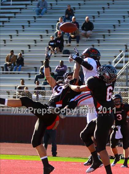 Thumbnail 3 in Argyle vs. Gilmer (3A Division 2 Region 2 Regional Final) photogallery.