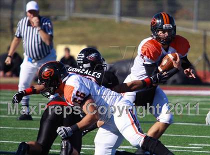 Thumbnail 2 in Argyle vs. Gilmer (3A Division 2 Region 2 Regional Final) photogallery.