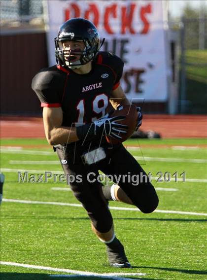 Thumbnail 3 in Argyle vs. Gilmer (3A Division 2 Region 2 Regional Final) photogallery.