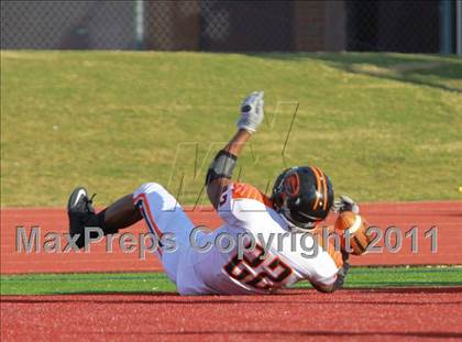 Thumbnail 2 in Argyle vs. Gilmer (3A Division 2 Region 2 Regional Final) photogallery.