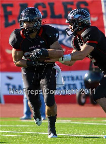Thumbnail 1 in Argyle vs. Gilmer (3A Division 2 Region 2 Regional Final) photogallery.