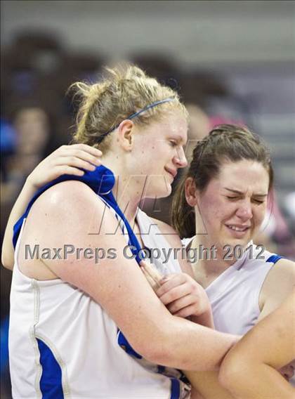 Thumbnail 3 in Mansfield Summit vs. Barbers Hill (UIL 4A Semifinal) photogallery.
