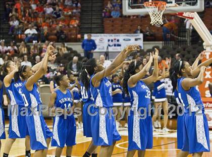 Thumbnail 3 in Mansfield Summit vs. Barbers Hill (UIL 4A Semifinal) photogallery.