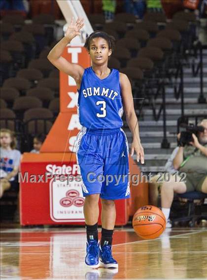 Thumbnail 1 in Mansfield Summit vs. Barbers Hill (UIL 4A Semifinal) photogallery.