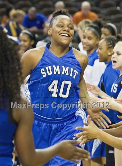 Thumbnail 1 in Mansfield Summit vs. Barbers Hill (UIL 4A Semifinal) photogallery.