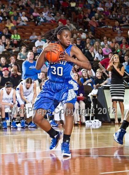 Thumbnail 3 in Mansfield Summit vs. Barbers Hill (UIL 4A Semifinal) photogallery.