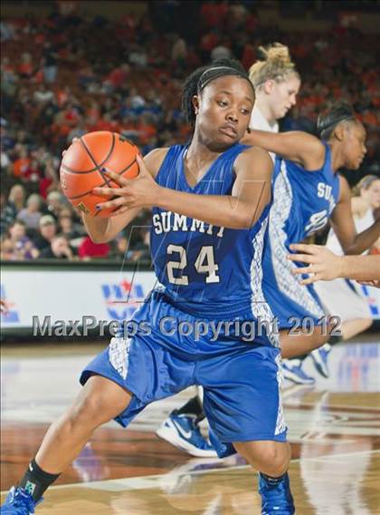 Thumbnail 1 in Mansfield Summit vs. Barbers Hill (UIL 4A Semifinal) photogallery.