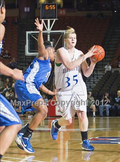 Thumbnail 3 in Mansfield Summit vs. Barbers Hill (UIL 4A Semifinal) photogallery.