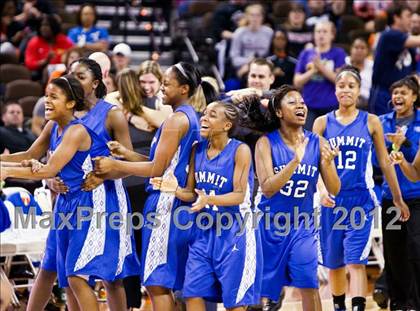 Thumbnail 3 in Mansfield Summit vs. Barbers Hill (UIL 4A Semifinal) photogallery.