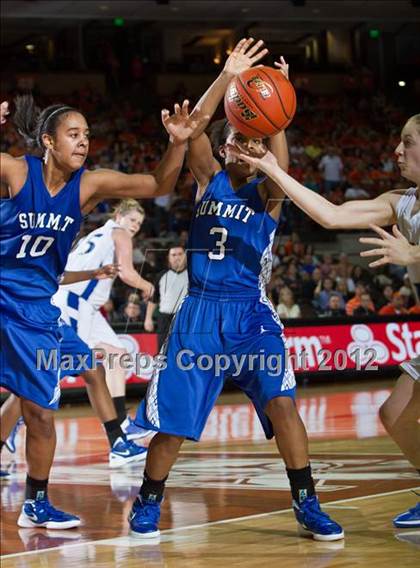 Thumbnail 3 in Mansfield Summit vs. Barbers Hill (UIL 4A Semifinal) photogallery.